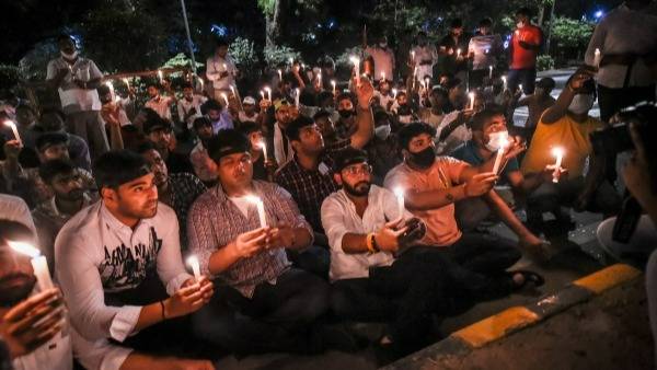 రైతుల పోస్ట్ మార్టం నివేదికలో సంచలన విషయాలు 