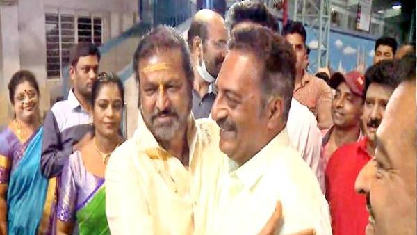 సెంటర్ ఆఫ్ ఎట్రాక్షన్ గా మోహన్ బాబు