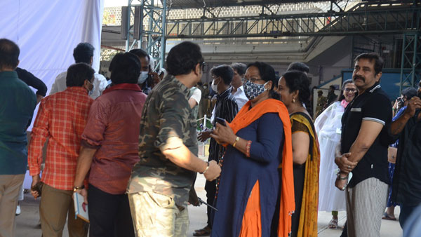 పోలింగ్ మరో గంట పొడిగింపు