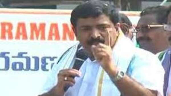 నాడు పట్టాభికి జిల్లా ఆఫీస్ లో పట్టిన గతే పడుతుంది ..ద్వారంపూడి వార్నింగ్ నాడు పట్టాభికి జిల్లా ఆఫీస్ లో పట్టిన గతే పడుతుంది ..ద్వారంపూడి వార్నింగ్