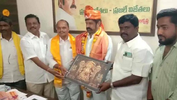 కులాలు, మతాలు, ప్రాంతాల మధ్య చిచ్చుపెడుతున్నారంటూ బాలయ్య 