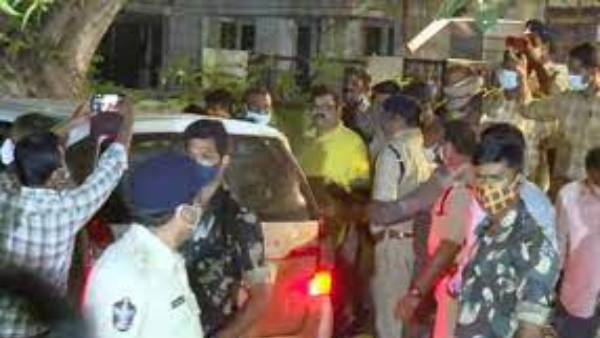 పోలీసుల తీరు పైన కోర్టు ఆగ్రహం