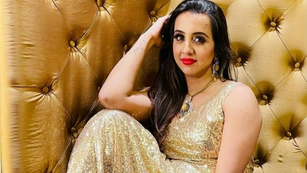 రాంగ్ లోకేషన్ కు క్యాబ్ బుక్ చేసిన నటి సంజనా 