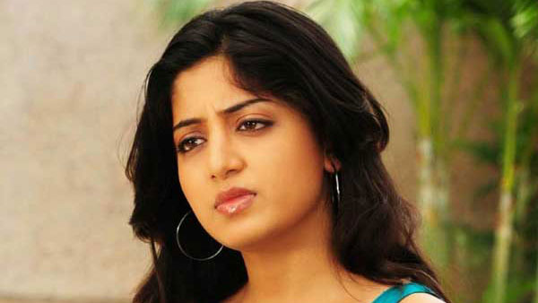 పూనం కౌర్ కీలక వ్యాఖ్యలు..ఓటు గురించి