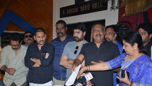 మోహన్ బాబు .. నరేశ్ దాడికి దిగారంటూ మోహన్ బాబు .. నరేశ్ దాడికి దిగారంటూ