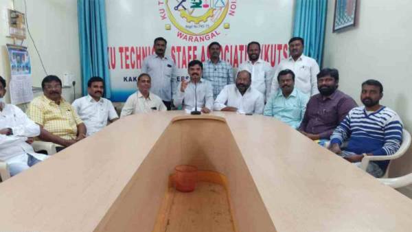 ప్రభుత్వ ఉద్యోగుల నిరీక్షణ