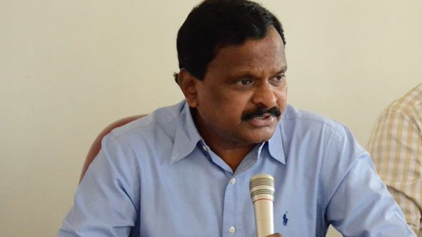 గతంలో సీఎం కాళ్ళకు మొక్కి వివాదాల్లో నిలిచినా కలెక్టర్ వెంకట్రామి రెడ్డి