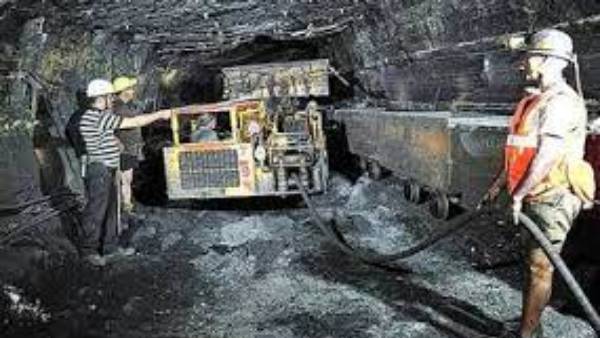 తెలంగాణలో చర్చనీయాంశంగా మారిన బొగ్గు గనుల వేలం ప్రకటన