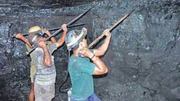 సింగరేణి బొగ్గు అన్వేషణ సాగిస్తున్న బొగ్గు బ్లాకులపై కేంద్రం షాకింగ్ నిర్ణయం