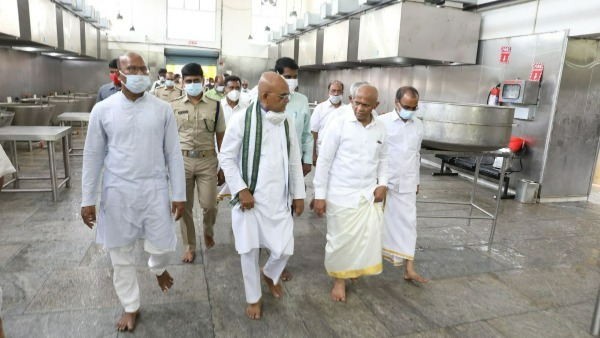 అధికారులకు భాద్యతలు అప్పగింత