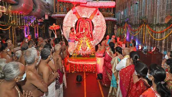 తిరుమలలో సూర్యప్రభ వాహనం 