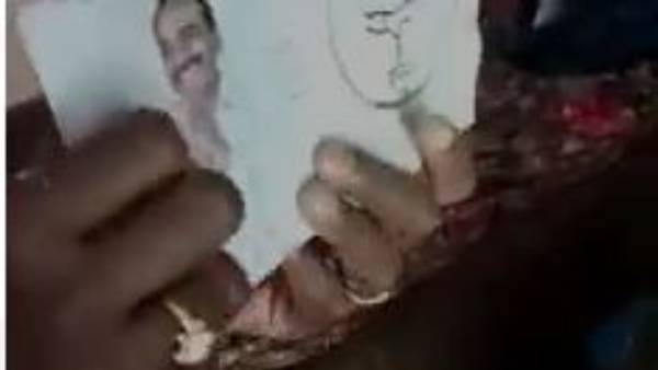 టీఆర్ఎస్ నగదు పంచే వీడియోలు వైరల్ కావటంతో బీజేపీ ఆరోపణలు