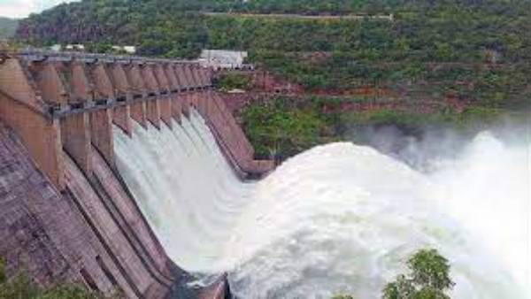 రెండు తెలుగురాష్ట్రాల మధ్య జటిలం అవుతున్న జలజగడం రెండు తెలుగురాష్ట్రాల మధ్య జటిలం అవుతున్న జలజగడం