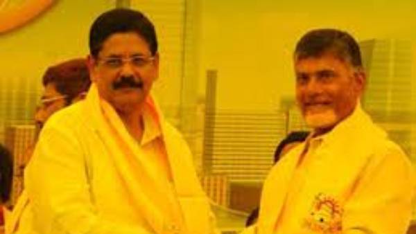 రాజకీయ మనుగడ కోసం చంద్రబాబు దిగజారి మాట్లాడుతున్నారు రాజకీయ మనుగడ కోసం చంద్రబాబు దిగజారి మాట్లాడుతున్నారు