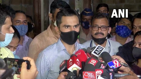  15 కోట్ల రూపాయలు చేతులు మారేలా..