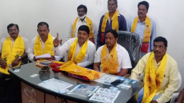  కట్టలు తెంచుకుంటున్న ఆగ్రహం.. జగన్ వైఖరి సరిగా లేదంటున్న తెలుగు తమ్ముళ్లు