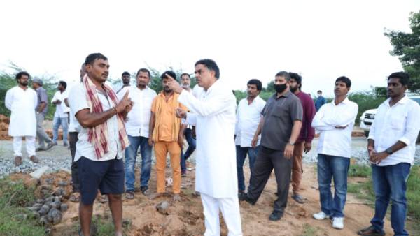  వరదలతో జనం కకావికలం.. ప్రభుత్వానికి చీమకుట్టినట్టు కూడా లేదన్న జనసేన