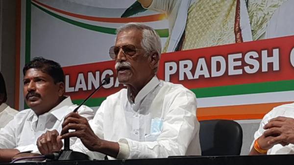 ఉద్యోగాల నోటిఫికేషన్ ఎందుకివ్వరు.? టీఆర్ఎస్ ప్రభుత్వంపై మండిపడ్డ శివసేనారెడ్డి ఉద్యోగాల నోటిఫికేషన్ ఎందుకివ్వరు.? టీఆర్ఎస్ ప్రభుత్వంపై మండిపడ్డ శివసేనారెడ్డి