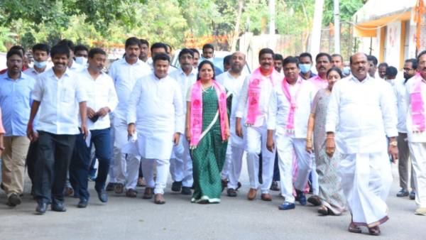  ఎన్నో సమస్యల పరిష్కారం.. కేసీఆర్ సమక్షంలో ముందుకు వెళ్తామన్న కవిత