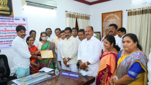  ఎమ్మెల్సీగా కవిత ఏకగ్రీవం. ధృవీకరణ పత్రం అందించిన రిటర్నింగ్ ఆఫీసర్