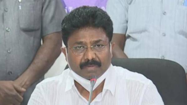 వరద ప్రభావిత ప్రాంతాల్లో సహాయక కార్యక్రమాల్లో ఆదిమూలపు సురేష్ వరద ప్రభావిత ప్రాంతాల్లో సహాయక కార్యక్రమాల్లో ఆదిమూలపు సురేష్