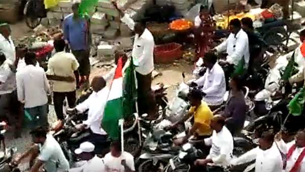 జగన్ మూడు రాజధానుల నిర్ణయం వెనక్కు తీసుకోవాలని, రాజధాని అమరావతి కోసం రైతులు సాగిస్తున్న మహా పాదయాత్ర