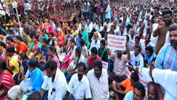 రాజధాని అమరావతి కోసం రైతులు గత రెండేళ్లుగా పోరాటం రాజధాని అమరావతి కోసం రైతులు గత రెండేళ్లుగా పోరాటం