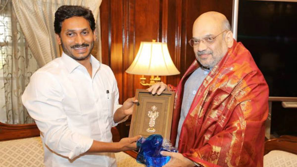అమిత్ షా తో సీఎం జగన్ చర్చలపై ఆసక్తి అమిత్ షా తో సీఎం జగన్ చర్చలపై ఆసక్తి