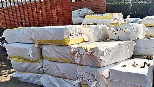 అమెజాన్ ద్వారా గంజాయి దందా .. అమెజాన్ ఉద్యోగులపైనా కేసులు నమోదు