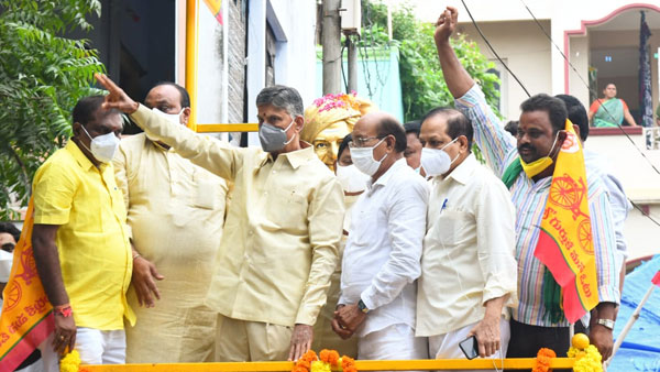 opposition leader chandrababu and tdp legislators rally to assembly sessions with banners, slogans