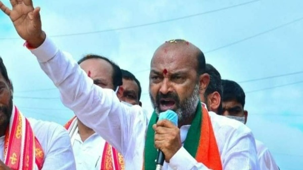 దళిత బంధు అమలు చేసినా ప్రజలు టీఆర్ఎస్ ను నమ్మటం లేదు : బండి సంజయ్ దళిత బంధు అమలు చేసినా ప్రజలు టీఆర్ఎస్ ను నమ్మటం లేదు : బండి సంజయ్