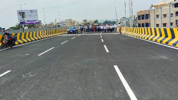 గద్దె రామ్మోహన్తో కలిసి.. గద్దె రామ్మోహన్తో కలిసి..