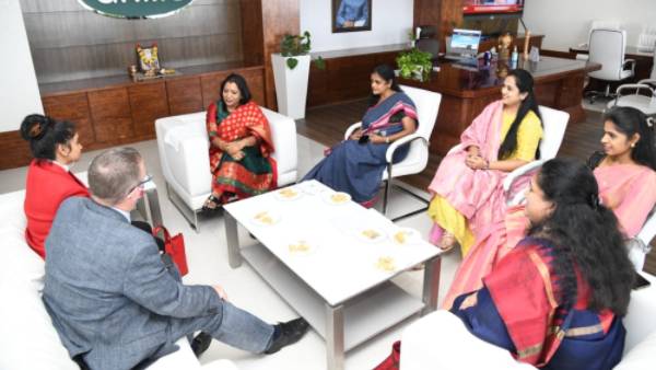  అన్ని రంగాల్లో పూర్తి స్వేచ్ఛ.. మహిళలు సద్వినియోగం చేసుకోవాలన్న మేయర్