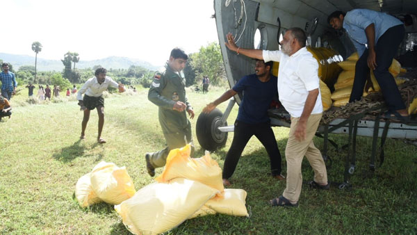 చెరువు కట్టపైనే చెవిరెడ్డి మకాం