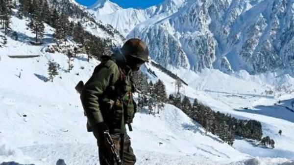 అక్సాయ్ చిన్ ప్రాంతంలో చైనా సైన్యం కొత్త రహదారుల నిర్మాణం అక్సాయ్ చిన్ ప్రాంతంలో చైనా సైన్యం కొత్త రహదారుల నిర్మాణం