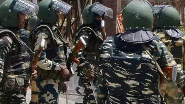 Chhattisgarh: 4 CRPF jawans killed, 3 injured as colleague opens fire at Sukma camp Chhattisgarh: 4 CRPF jawans killed, 3 injured as colleague opens fire at Sukma camp