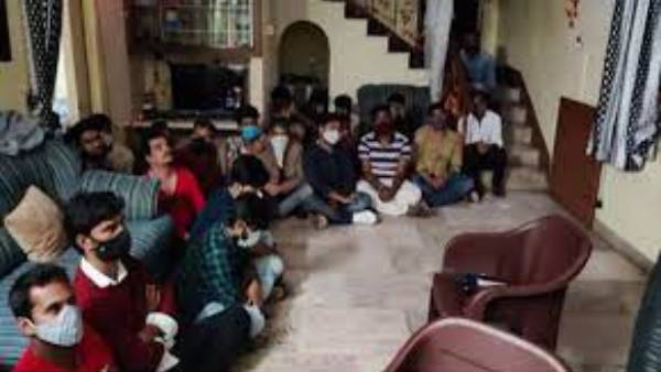 పార్టీలో వారంతా హోమో సెక్సువల్స్