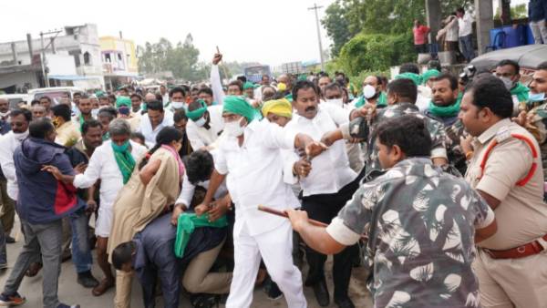  పోలీసులపై దురుసుగా ప్రవర్తించిన వ్యక్తులు, చెదరగొట్టిన పోలీసులు.. లాఠీ చార్జ్ గా ప్రచారం 