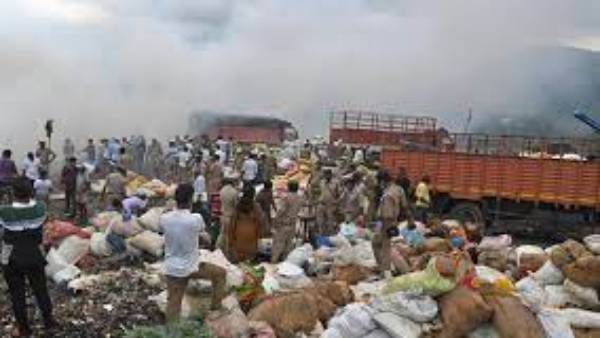  గంజాయి తోటల ధ్వంసానికి వెళ్ళిన అధికారులకు గిరిజనుల షాక్