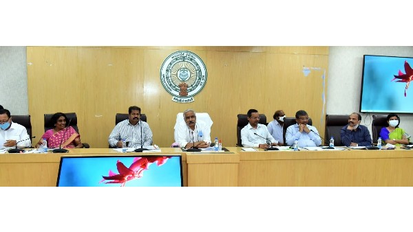 after protests in secretariat, jagan government invite employee associations for talks on prc today 