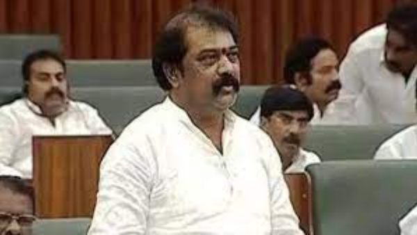 అది శ్రీమంతుల పాదయాత్ర