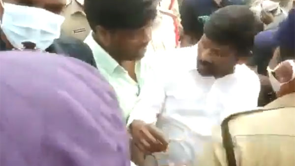 పోలీసులను ఏంట్రా అంటూ షాకింగ్ కామెంట్స్ చేసిన ఎమ్మెల్యే