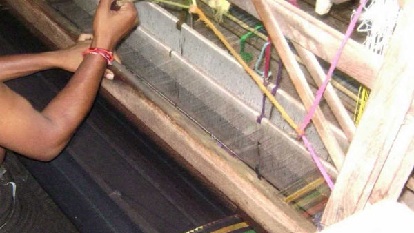 వెంకటగిరిలో ఆర్డర్లు లేక వెలవెలబోతున్న మగ్గాలు