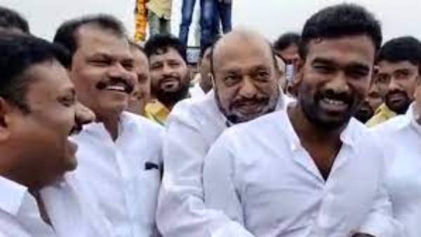 ప్రభాకర రెడ్డి ..శ్రీరాం ఆలింగనాలు