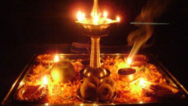 ఎన్ని రకాల నూనెలతో దీపాన్ని వెలిగించవచ్చు..? ఎన్ని రకాల నూనెలతో దీపాన్ని వెలిగించవచ్చు..?