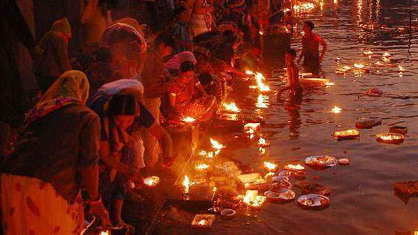 బ్రహ్మముహూర్త సమయంలో దీపాన్ని వెలిగించడానికి తొలి ప్రాధాన్యత.. బ్రహ్మముహూర్త సమయంలో దీపాన్ని వెలిగించడానికి తొలి ప్రాధాన్యత..