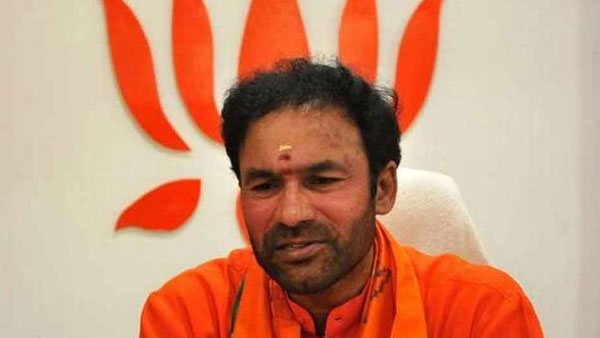 కిషన్ రెడ్డి సీరియస్: కలెక్టర్, జీహెచ్ఎంసీ కమిషనర్ పరుగులు