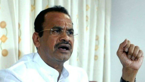  సోనియా గాంధీని అప్పుడు దెయ్యమని ఇప్పుడు దేవత అంటున్న నేతలు తమ పార్టీలోనే