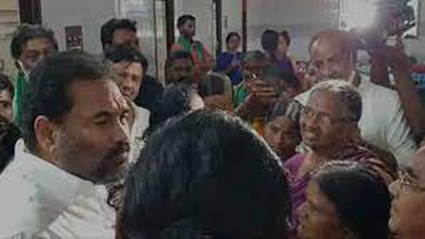 జగన్ కు షాక్ ఇచ్చిన కోటం రెడ్డి ... రాజధాని అమరావతి రైతులకు సంఘీభావం జగన్ కు షాక్ ఇచ్చిన కోటం రెడ్డి ... రాజధాని అమరావతి రైతులకు సంఘీభావం