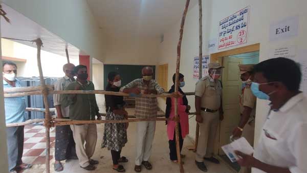 12 మున్సిపాలిటీల్లో.. 12 మున్సిపాలిటీల్లో..